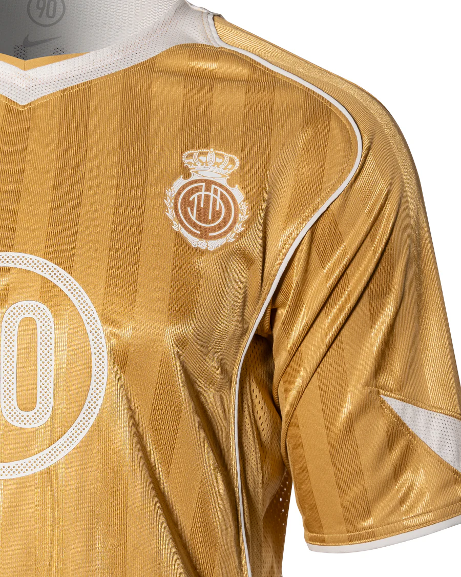 Camiseta Total 90 Gold Niño - Image 4